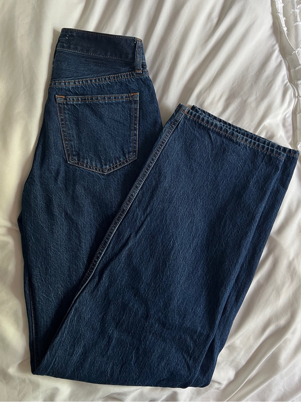 Loose High Rise Jeans - Picture 2 of 3